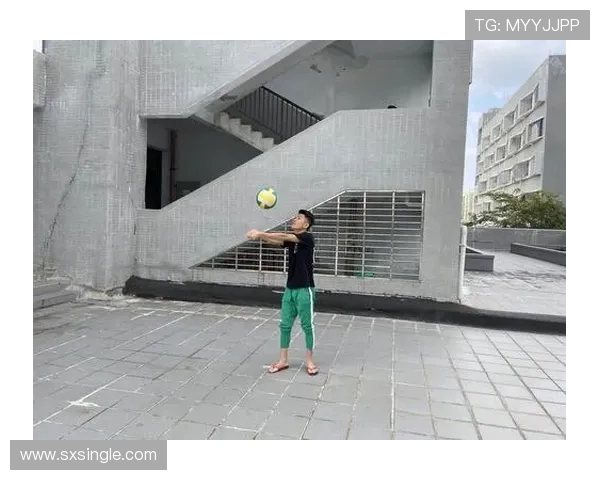 排球新手必看：轻松掌握配合技巧的入门指南与实用建议