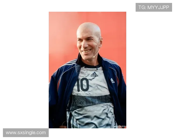 齐内丁齐达内从绿茵大师到传奇教练的人生荣耀与足球智慧 齐内丁齐达内从绿茵大师到传奇教练的人生荣耀与足球智慧