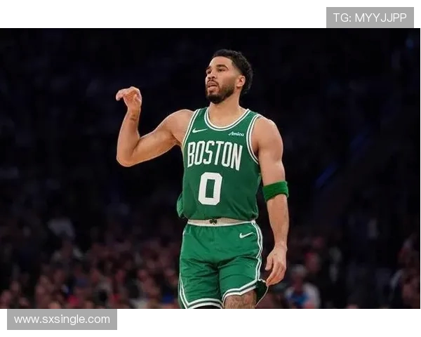 杰森塔图姆如何在NBA赛场上展现超凡实力与领导力 杰森塔图姆如何在NBA赛场上展现超凡实力与领导力